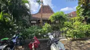 Traditional Balinese Architecture and Tropical Garden at Casa Tua Canggu