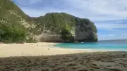 Kelingking Beach Bali Turquoise Waters Dramatic Cliffs