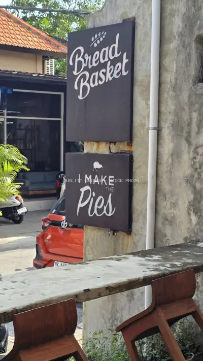 Bread Basket Bakery Sign in Bali with 'I Make The Pies' - stock photo