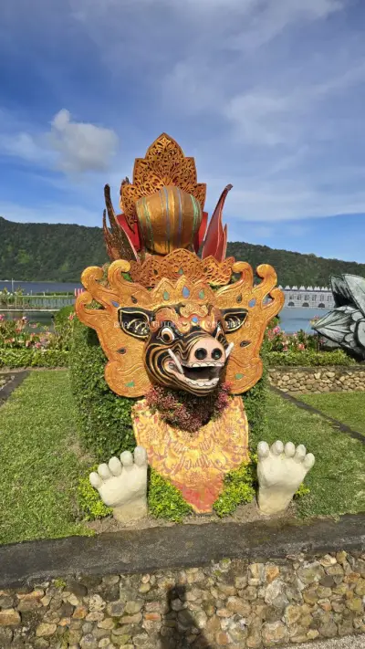 Ornate Balinese Temple Guardian Statue at Ulun Danu Beratan - stock photo